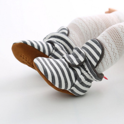 Бебешки раирани боти от текстил с велкро лепенки