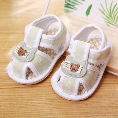 Sandale antiderapante pentru bebelusi cu velcro si element 3D