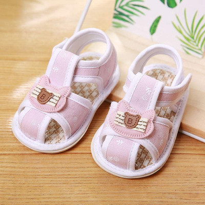 Sandale antiderapante pentru bebelusi cu velcro si element 3D