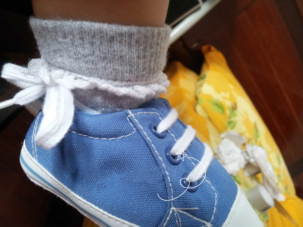 Zīdaiņu tekstila kedas ar mežģīnēm un mīkstu zoli