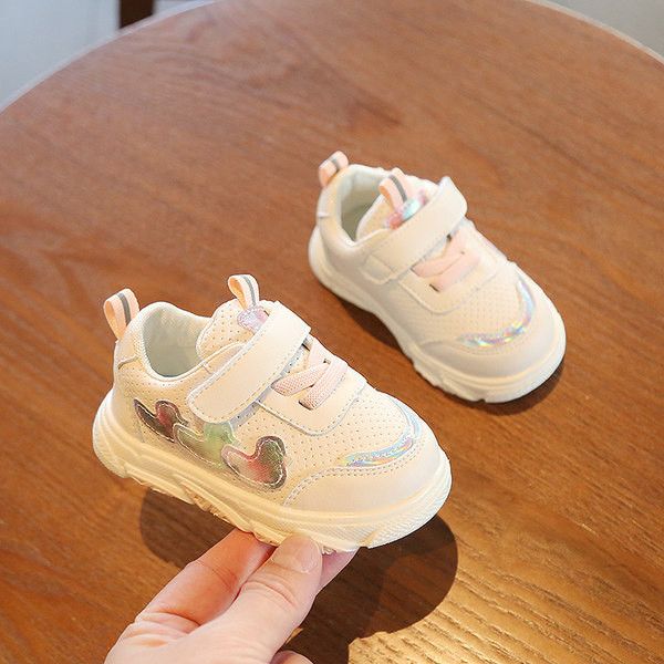 Bērnu ikdienas apavi ar ielāpiem un plakanu zoli