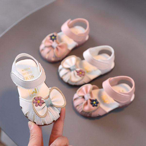 Bērnu ādas sandales ar lenti un velcro