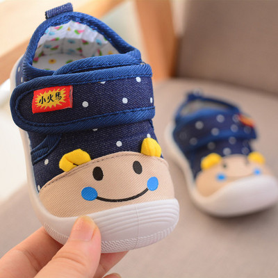 Pantofi pentru bebelusi cu talpa moale si autocolante pentru fete si baieti