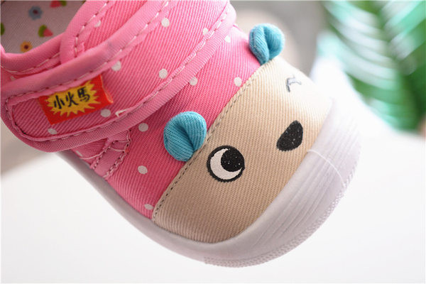 Pantofi pentru bebelusi cu talpa moale si autocolante pentru fete si baieti
