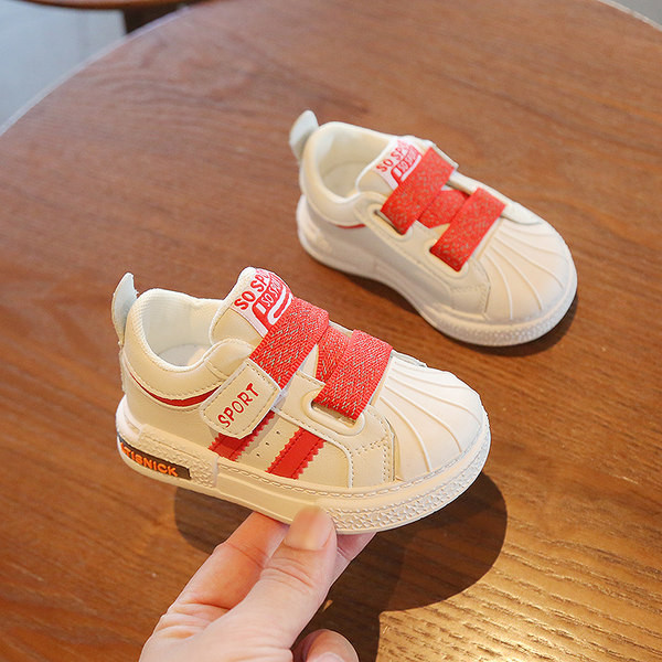 Jauns mazuļu apavu modelis, kas piemērots zēniem un meitenēm