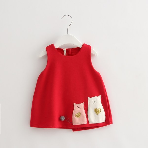 Bērnu kleita meitenēm ar izšuvumiem un pogām mugurā