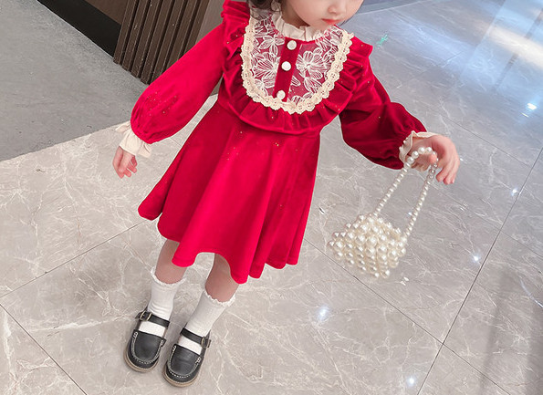 Bērnu samta kleita ar mežģīnēm - sarkanā krāsā