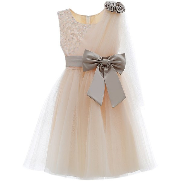 Moodne lastelõikeline paela ja tülliga kleit