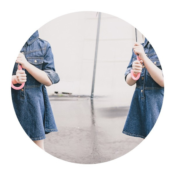 Παιδικό τζιν φόρεμα με μακριά μανίκια και κουμπιά