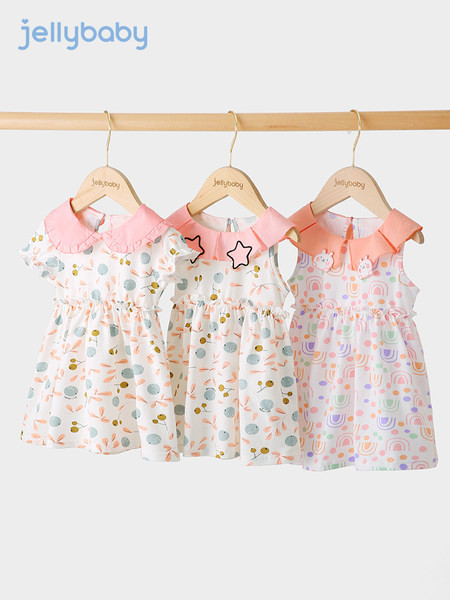 Bērnu vasaras kleita ar īsām piedurknēm un aplikācijām