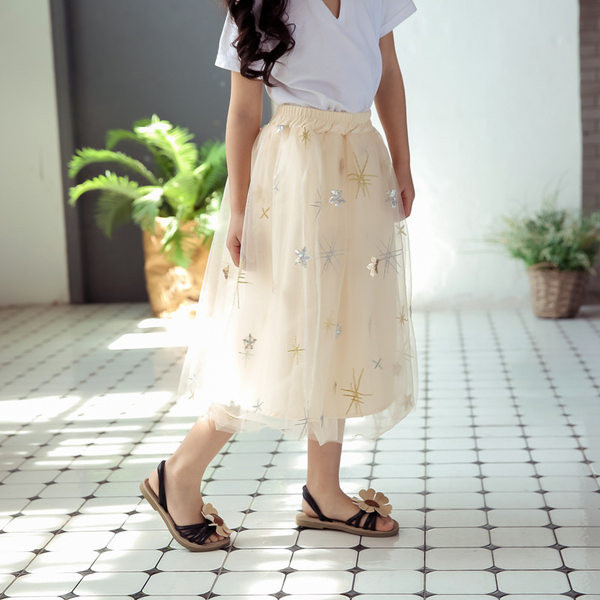 Παιδική μακριά φούστα με βολάν και κέντημα