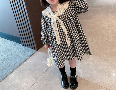 Bērnu piegriezuma kleita ar garām piedurknēm meitenēm