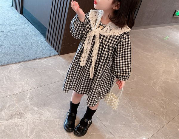 Rochie decupata pentru copii cu maneci lungi pentru fete