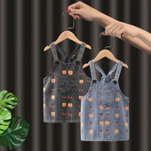 Bērnu džinsa kombinezons ar plecu lencēm un aplikāciju