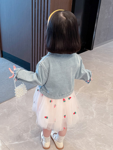 Rochie de copii model nou pentru fete cu decolteu rotund si tul