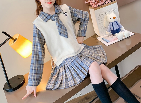 Ikdienas bērnu rūtainā kleita divās krāsās