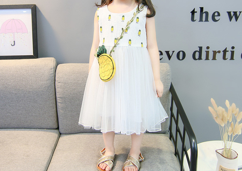 Bērnu kleita meitenēm ar ananāsu izšuvumiem