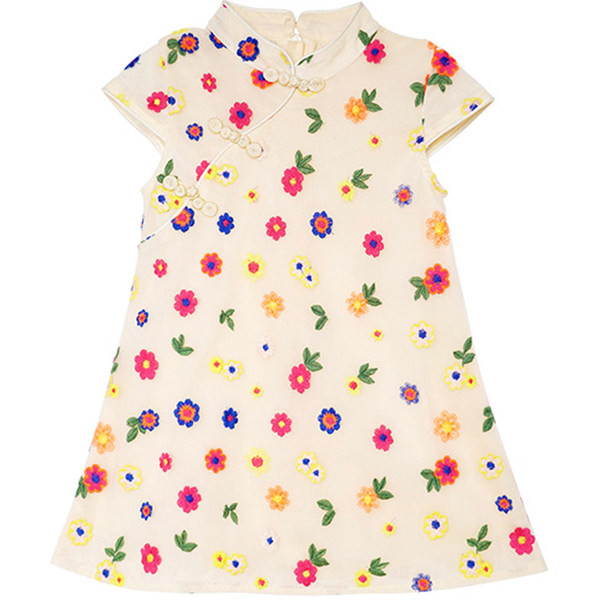 Jauna modeļa vasaras kleita ar īsām piedurknēm un ziedu rakstu