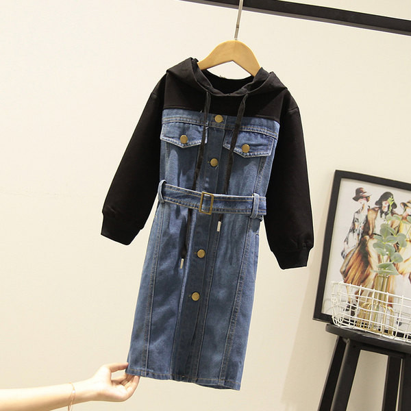 Ikdienas bērnu džinsa kleita ar pogām un kapuci