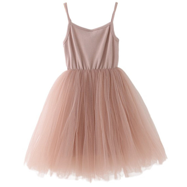 Vasaras kokvilnas kleita ar plānām lencītēm un tilla apakšā