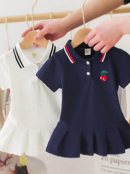 Ikdienas bērnu kleita ar apkakli un izšuvumiem meitenēm