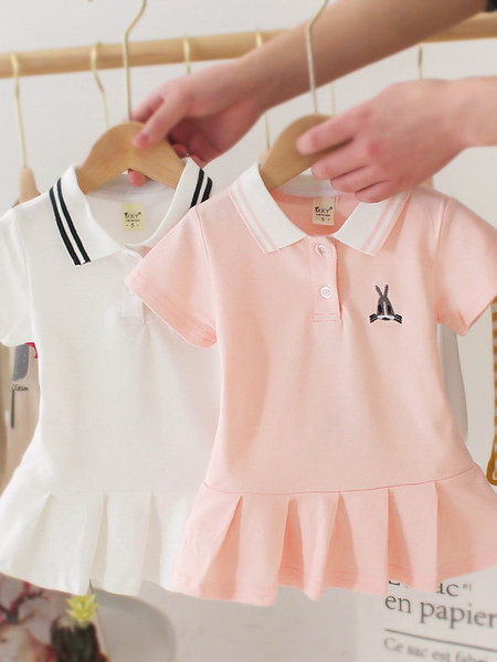 Ikdienas bērnu kleita ar apkakli un izšuvumiem meitenēm