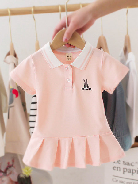 Ikdienas bērnu kleita ar apkakli un izšuvumiem meitenēm