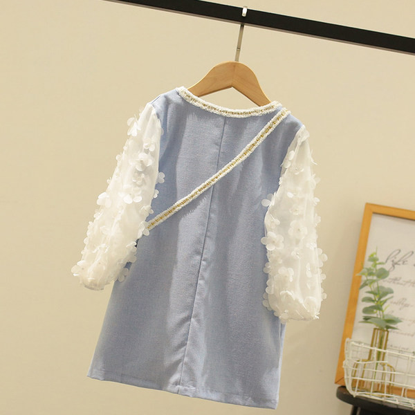 Moderna bērnu kleita ar 3D ziediem un pogām