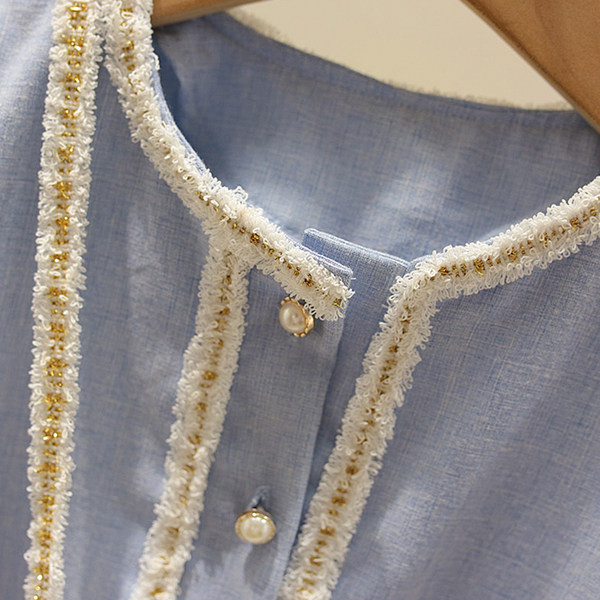 Moderna bērnu kleita ar 3D ziediem un pogām