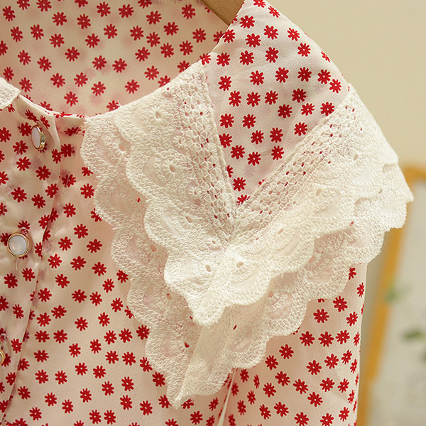 Rochie moderna pentru copii cu buline cu nasturi si maneci lungi