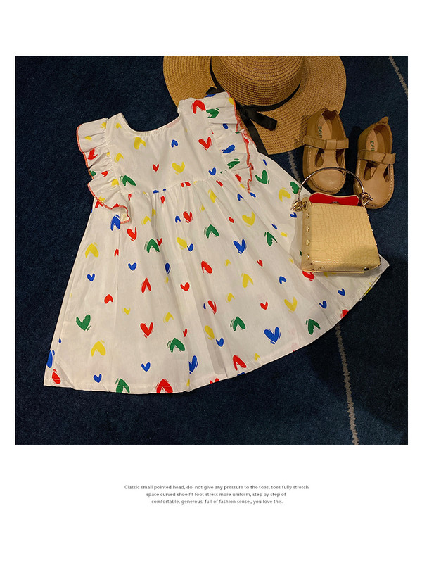 Vasarīga meiteņu kleita ar lokām un aplikācijām sirsniņām