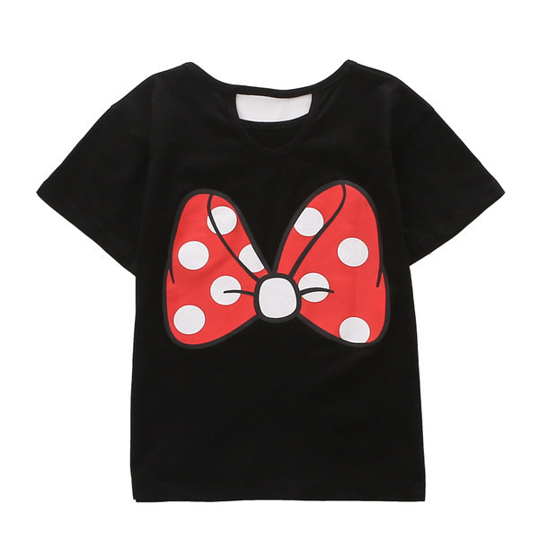 Ikdienas bērnu loma ar īsām piedurknēm un aplikāciju