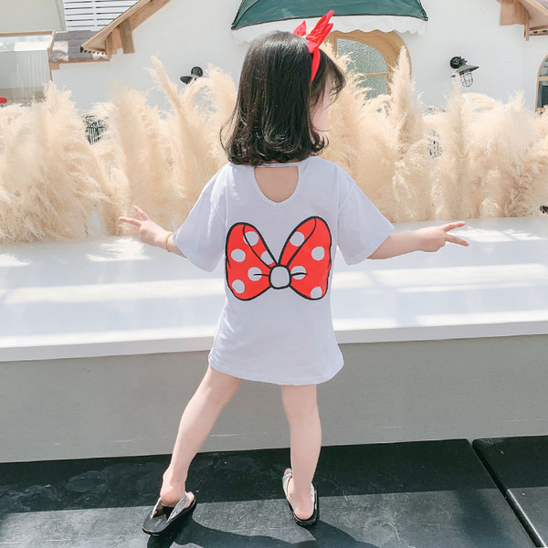 Ikdienas bērnu loma ar īsām piedurknēm un aplikāciju