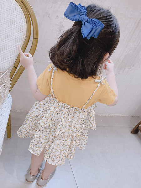 Bērnu puķu kleita ar plānām lencītēm