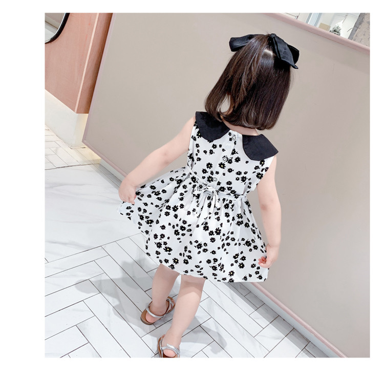 Bērnu ziedu kleita ar apkakli un apaļu kakla izgriezumu