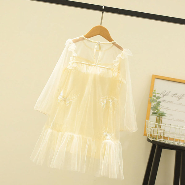 Moderna bērnu kleita ar tilla un garām piedurknēm