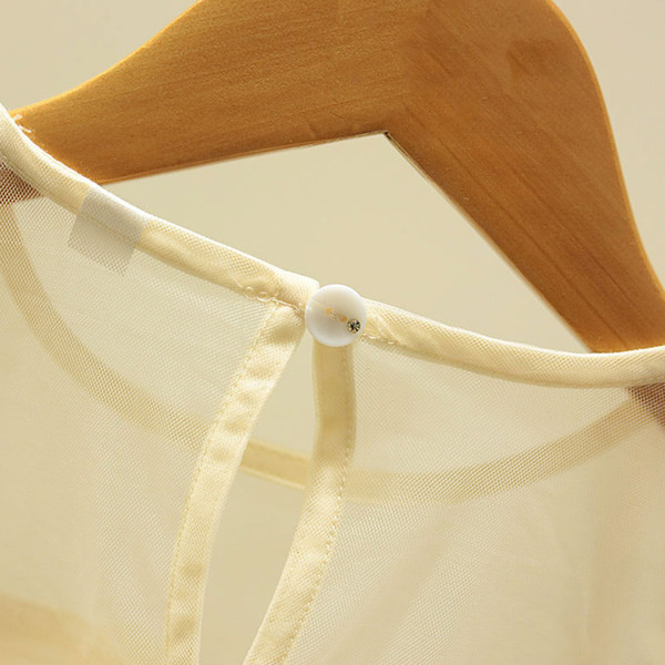 Moderna bērnu kleita ar tilla un garām piedurknēm