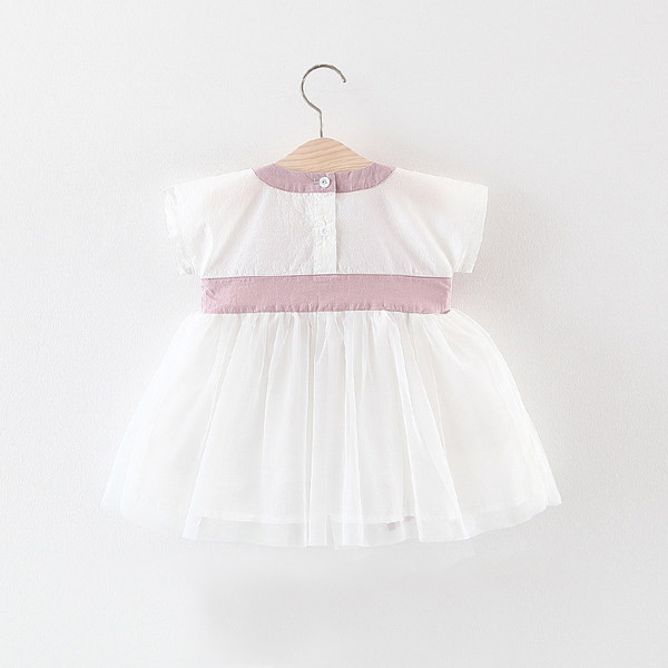 Mūsdienīga bērnu kleita meitenēm ar izšuvumiem - divi modeļi