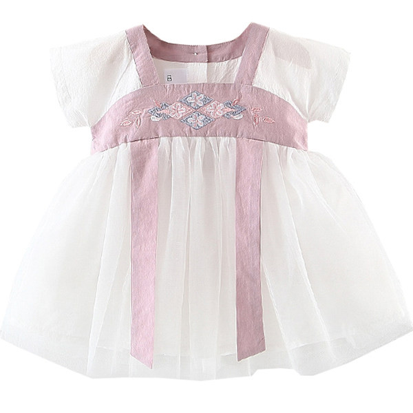 Mūsdienīga bērnu kleita meitenēm ar izšuvumiem - divi modeļi