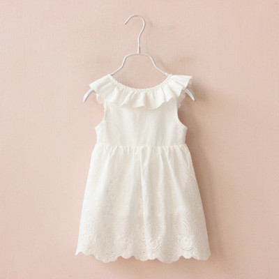 Детска ежедневна рокля с бродерия в бял цвят 
