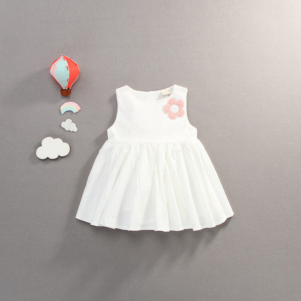 Rochie pentru fete cu aplicatie 3D si nasturi - Model nou