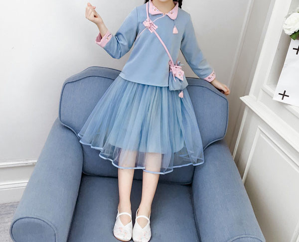 Bērnu kleitas piegriezuma modelis ar tillu