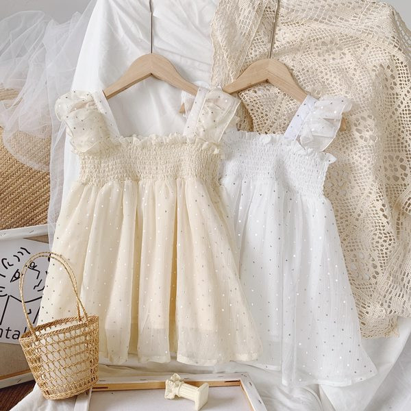 Παιδικό φόρεμα με γυαλιστερό αποτέλεσμα σε λευκό και μπεζ χρώμα