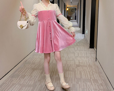 Μοντέρνο παιδικό φόρεμα με κουμπιά και βολάν