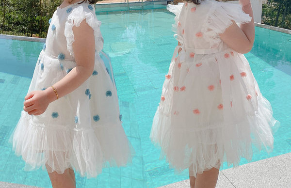 Παιδικό φόρεμα με τούλι, δαντέλα και φούντες