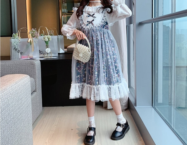 Bērnu ikdienas kleita ar lenti un tillu