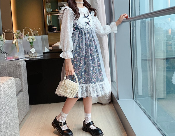 Bērnu ikdienas kleita ar lenti un tillu