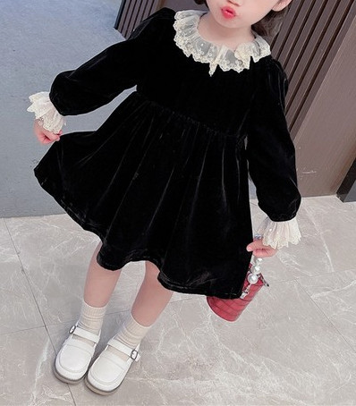 Bērnu samta kleita ar mežģīnēm meitenēm - melnā krāsā