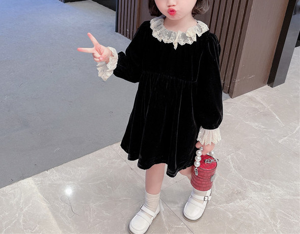 Bērnu samta kleita ar mežģīnēm meitenēm - melnā krāsā