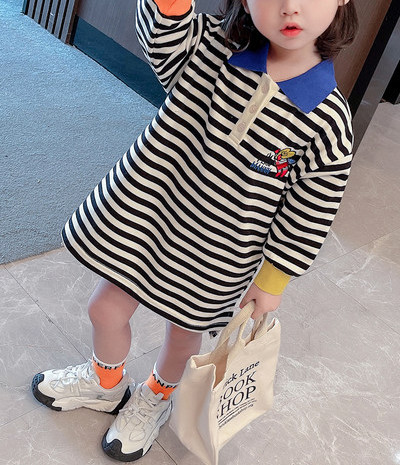 Bērnu svītraina kleita ar garām piedurknēm un klasisku apkakli